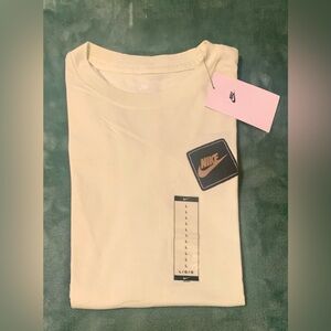 The Nike Tee by NIKE, Long Sleeve Tee, Size Large (4323)